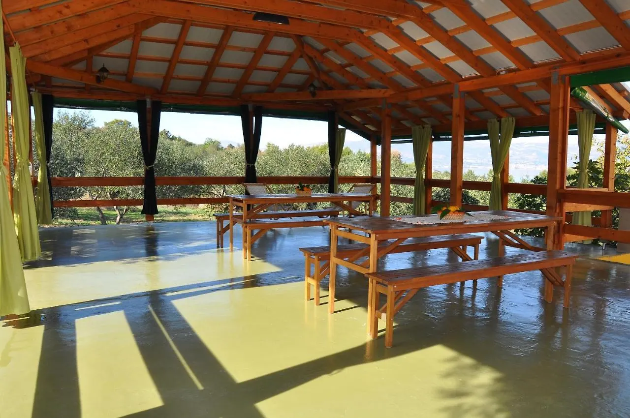 Apartments Villa Annika Slatine