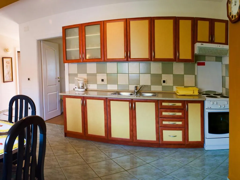 Apartments Villa Annika Slatine Chorwacja