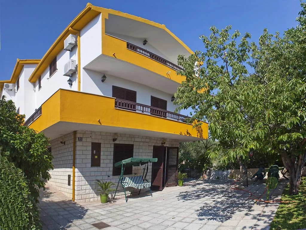 Apartments Villa Annika Slatine