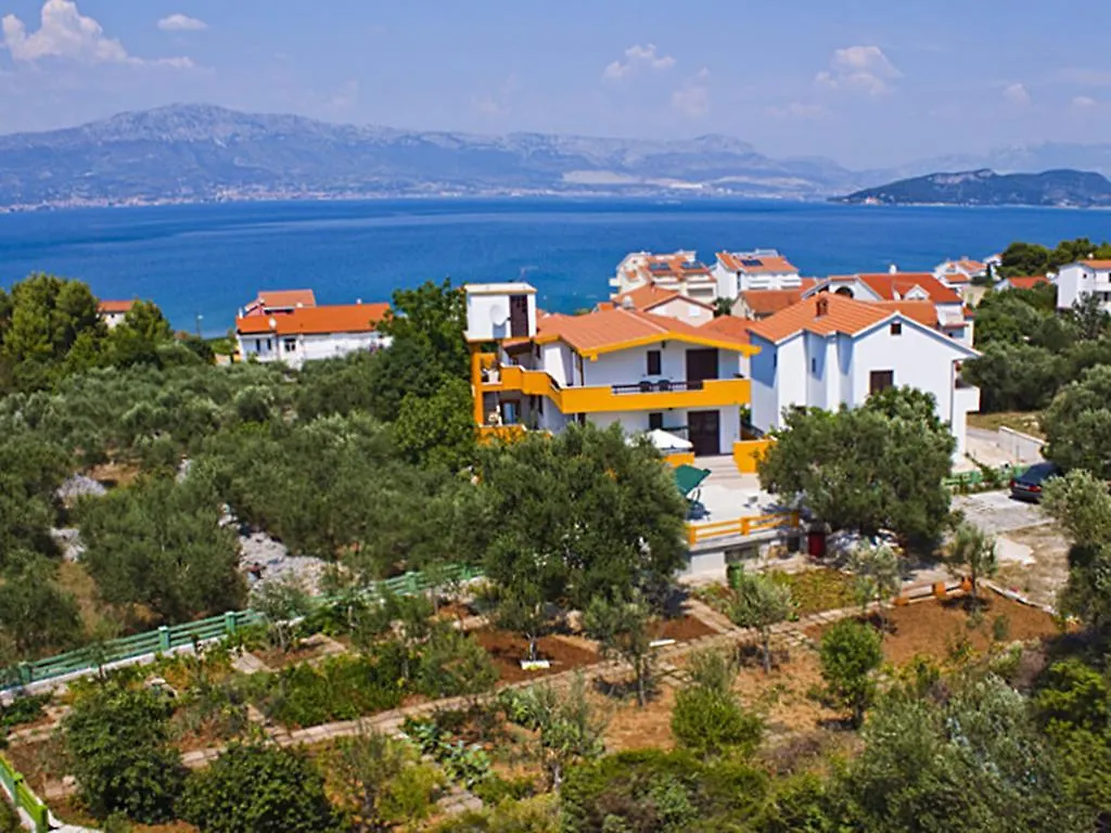 Apartments Villa Annika Slatine Chorwacja