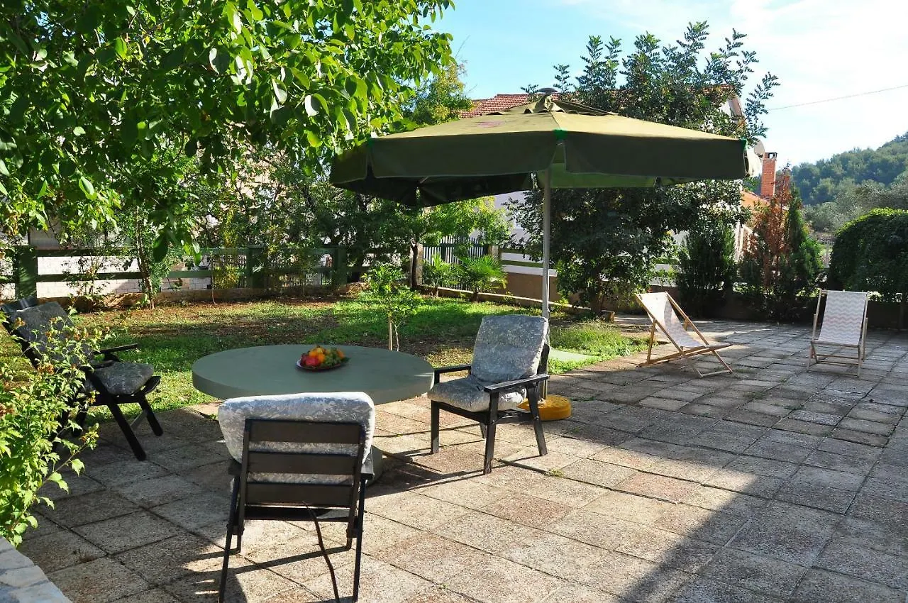 Apartments Villa Annika Slatine Chorwacja