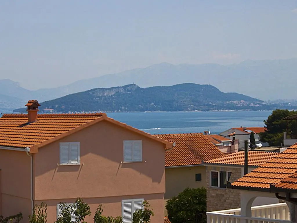 Apartments Villa Annika Slatine