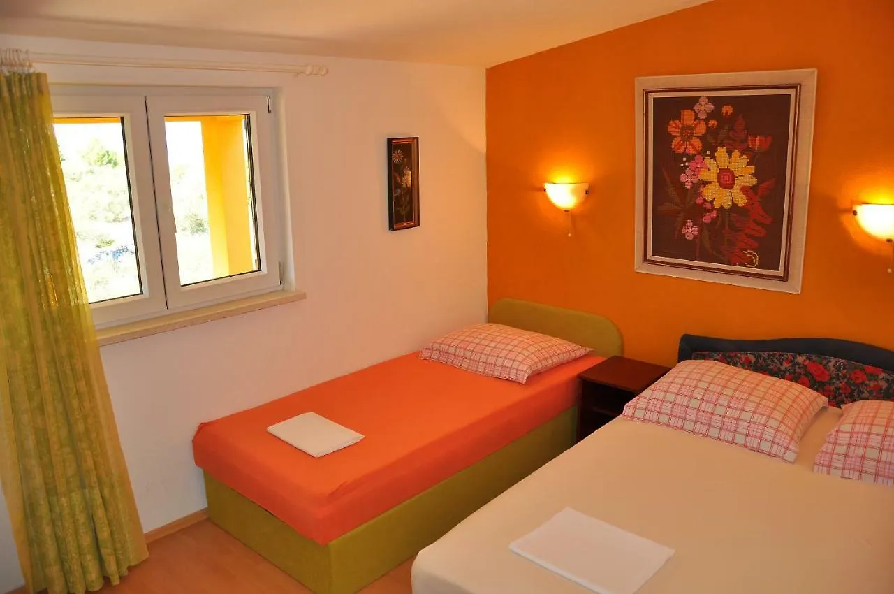 Apartments Villa Annika Slatine Croatia