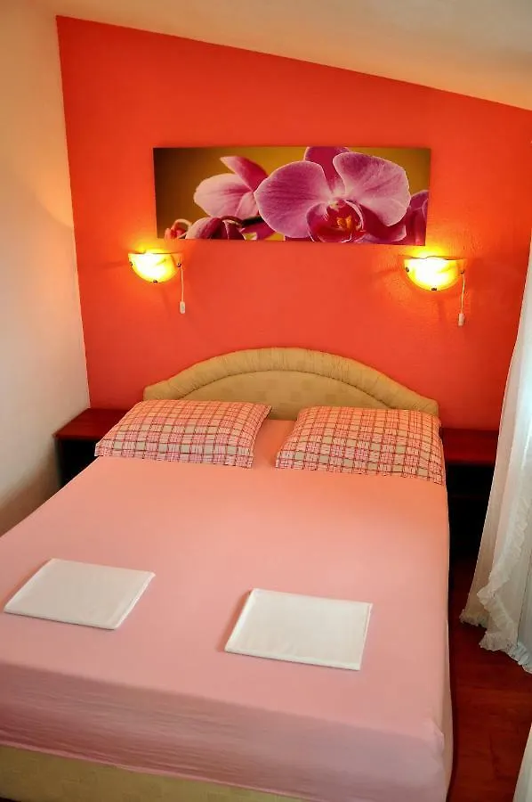 Apartments Villa Annika Slatine Croatia